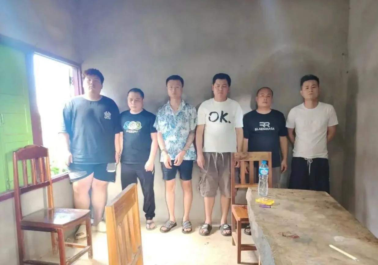 #老挝新闻 老挝巴莱县端掉跨国电诈窝点 抓获印尼及中国籍等47人 图片 2