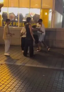 日本街头 印度人乱扔垃圾 日本年轻人教育啊三